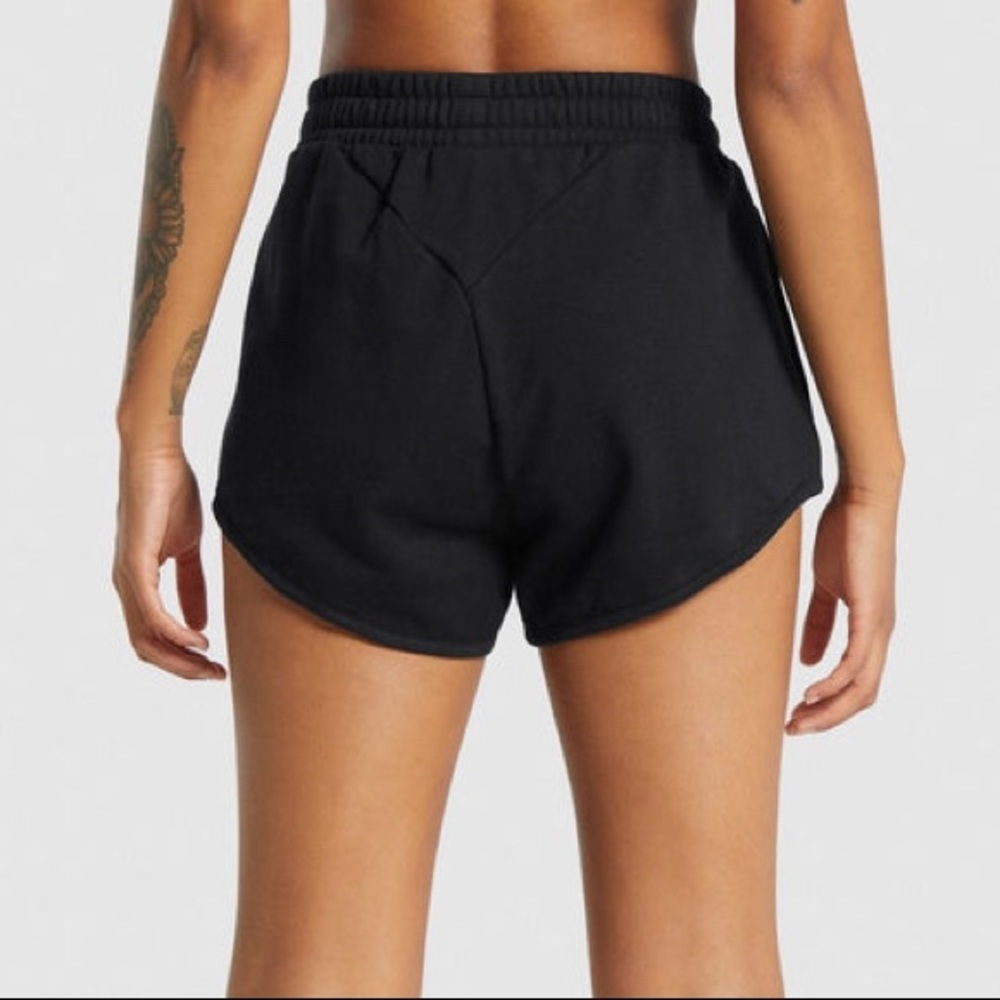 Gym shark “ throw on shorts “ - Picture 7 of 7
